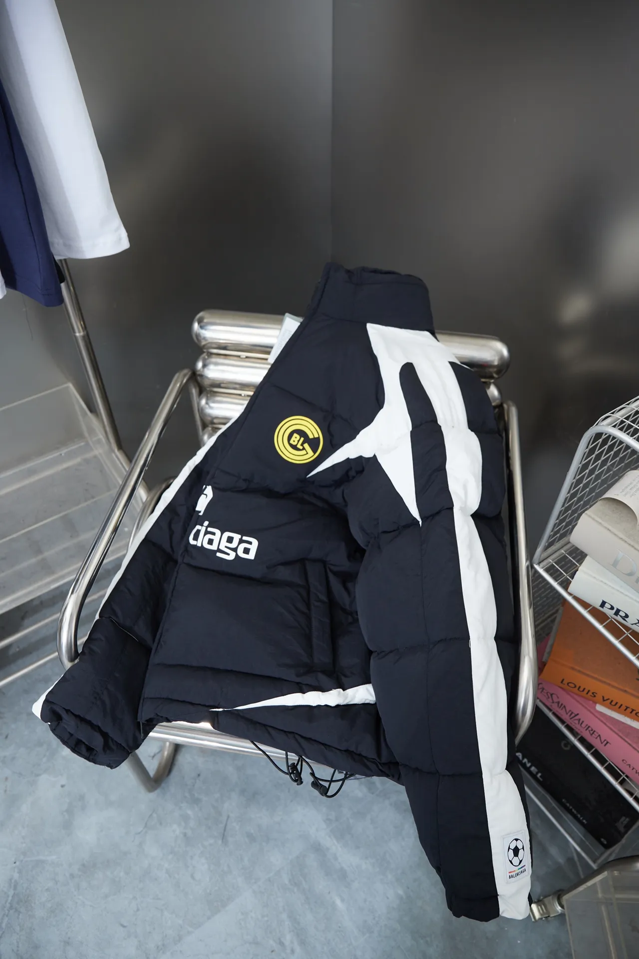 𝘽𝘼𝙇𝙀𝙉𝘾𝙄𝘼𝙂𝘼 BLCG × SKIWEAR -3BSPORTS ICO NSKI PUFFER · 、 · 4 · · 330 · 500 · Black White . 3B · ， · · · logo · logo · ：Black Size：46/48/50/52